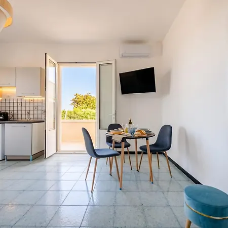 아파트호텔 Sanvitoaugustea 212 - Beachside House